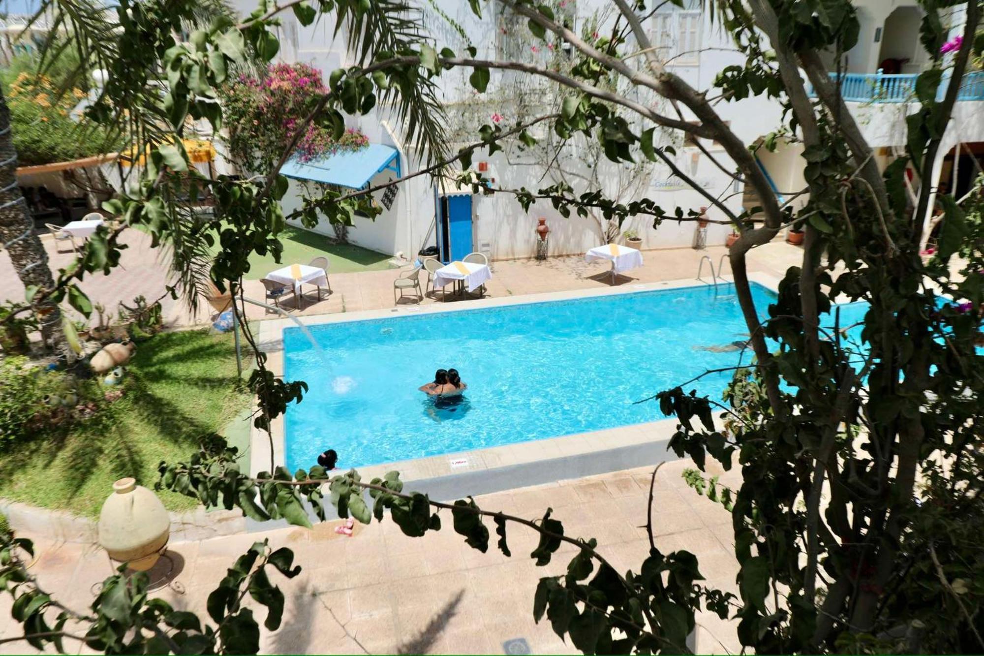 Appart Hotel Rodes Мезрая Экстерьер фото