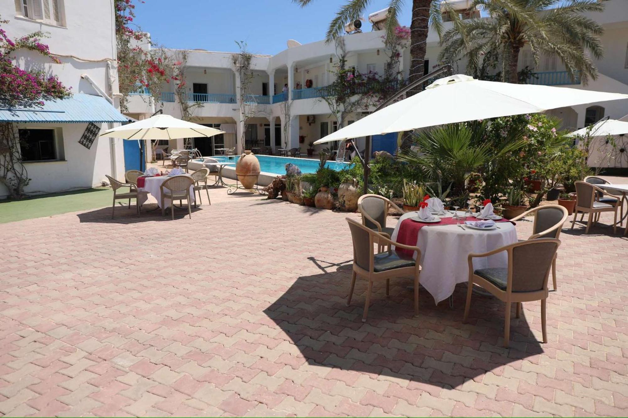 Appart Hotel Rodes Мезрая Экстерьер фото